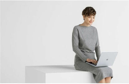 كمبيوتر محمول Microsoft Surfacee 6 للأعمال، مقاس 13.5 بوصة Ultra 5، ذاكرة وصول عشوائي 32 جيجابايت، قرص SSD سعة 256 جيجابايت، بلاتينيوم ZJS-00026، أنيق وقوي للمحترفين